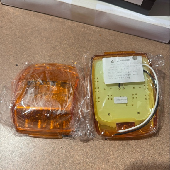 Partsam Super Bright Amber Yellow LED Cab Marker Light Peterbilt Kenworth Intern - Picture 1 of 4